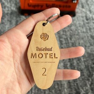 Schitt’s Creek Trend Motel Keychain Black “Rosebud Motel”